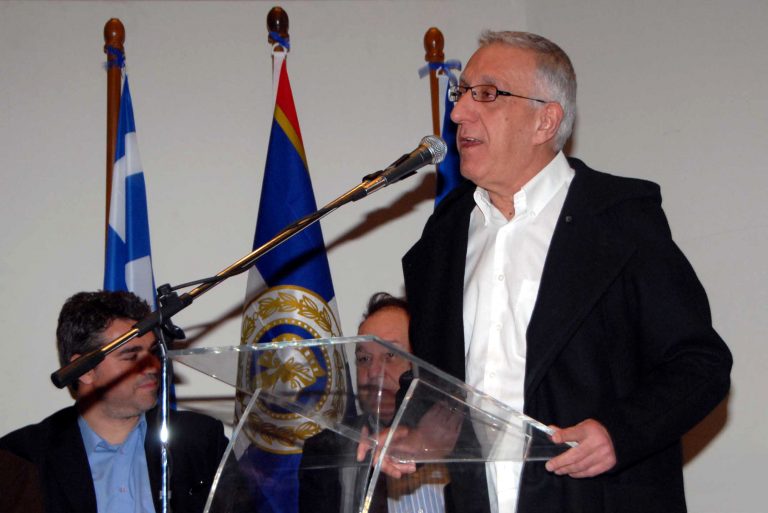 Στο πλευρό του Παναθηναϊκού ο Κακλαμάνης | Newsit.gr Στο πλευρό του Παναθηναϊκού ο Κακλαμάνης | Newsit.gr