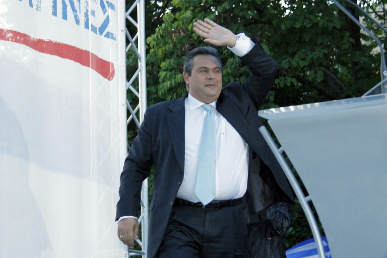 Τι συνέβη στον Καμμένο λίγο πριν ψηφίσει; | Newsit.gr Τι συνέβη στον Καμμένο λίγο πριν ψηφίσει; | Newsit.gr