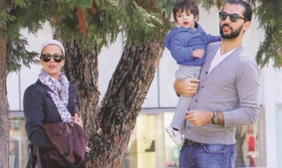 Αλέκα Καμηλά: Με τον σύζυγό της και τον γιο τους Μάξιμο στην παιδική χαρά! | Newsit.gr Αλέκα Καμηλά: Με τον σύζυγό της και τον γιο τους Μάξιμο στην παιδική χαρά! | Newsit.gr