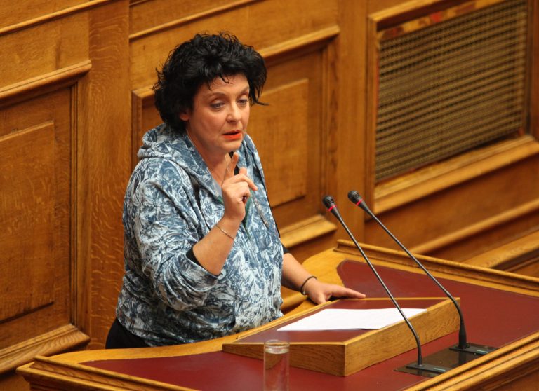 Κανέλλη: Τραβήχτηκε η κουρτίνα και φάνηκε το ζονκ | Newsit.gr Κανέλλη: Τραβήχτηκε η κουρτίνα και φάνηκε το ζονκ | Newsit.gr