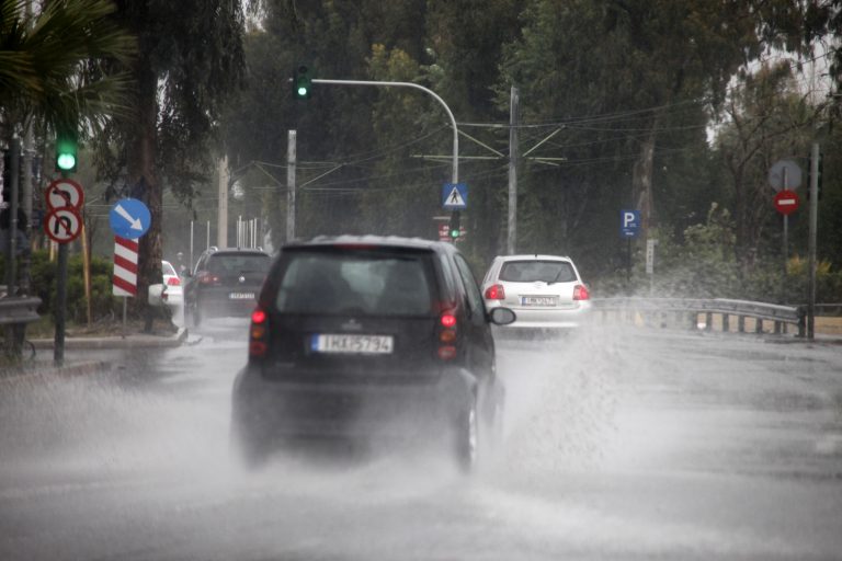 Κρήτη: Η κακοκαιρία έφερε καραμπόλες | Newsit.gr Κρήτη: Η κακοκαιρία έφερε καραμπόλες | Newsit.gr