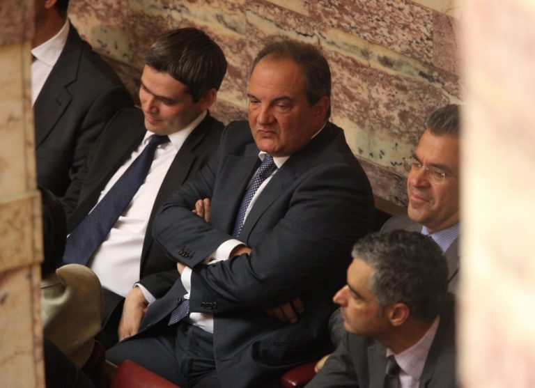 Οι φαύλοι που έκλεισαν τη Βουλή κρύβονται | Newsit.gr Οι φαύλοι που έκλεισαν τη Βουλή κρύβονται | Newsit.gr