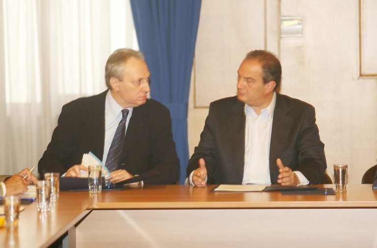 Βαγγέλης Μπασιάκος: Το «αντίο» του Κώστα Καραμανλή | Newsit.gr Βαγγέλης Μπασιάκος: Το «αντίο» του Κώστα Καραμανλή | Newsit.gr