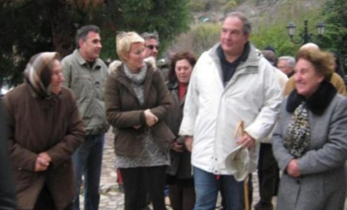 Ηλεία: Στιγμές χαλάρωσης με φίλους για τον Κώστα Καραμανλή | Newsit.gr Ηλεία: Στιγμές χαλάρωσης με φίλους για τον Κώστα Καραμανλή | Newsit.gr