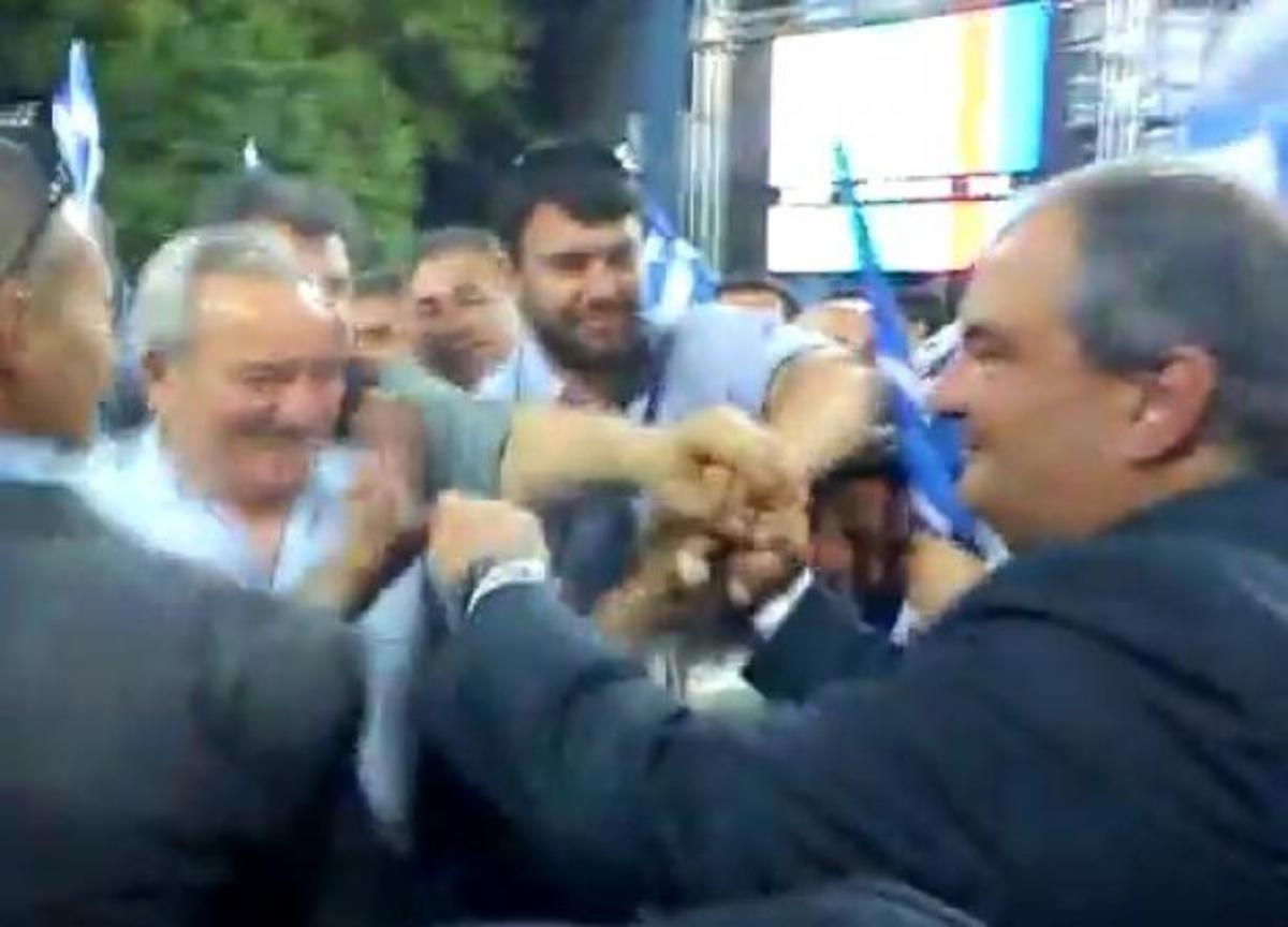 Νέα αποθέωση του Καραμανλή στη Θεσσαλονίκη – ΒΙΝΤΕΟ | Newsit.gr Νέα αποθέωση του Καραμανλή στη Θεσσαλονίκη – ΒΙΝΤΕΟ | Newsit.gr