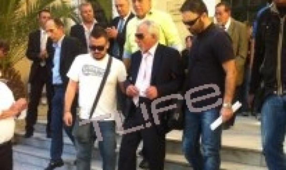 Ελεύθερος ο Σπύρος Καρατζαφέρης. Τι δήλωσε; | Newsit.gr Ελεύθερος ο Σπύρος Καρατζαφέρης. Τι δήλωσε; | Newsit.gr