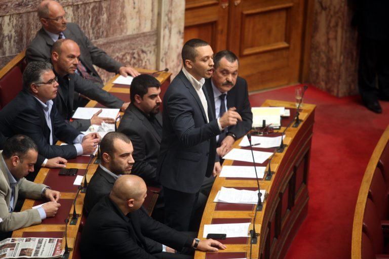 Άρση της ασυλίας του Ηλία Κασιδιάρη αποφάσισε με συντριπτική πλειοψηφία η Βουλή | Newsit.gr Άρση της ασυλίας του Ηλία Κασιδιάρη αποφάσισε με συντριπτική πλειοψηφία η Βουλή | Newsit.gr