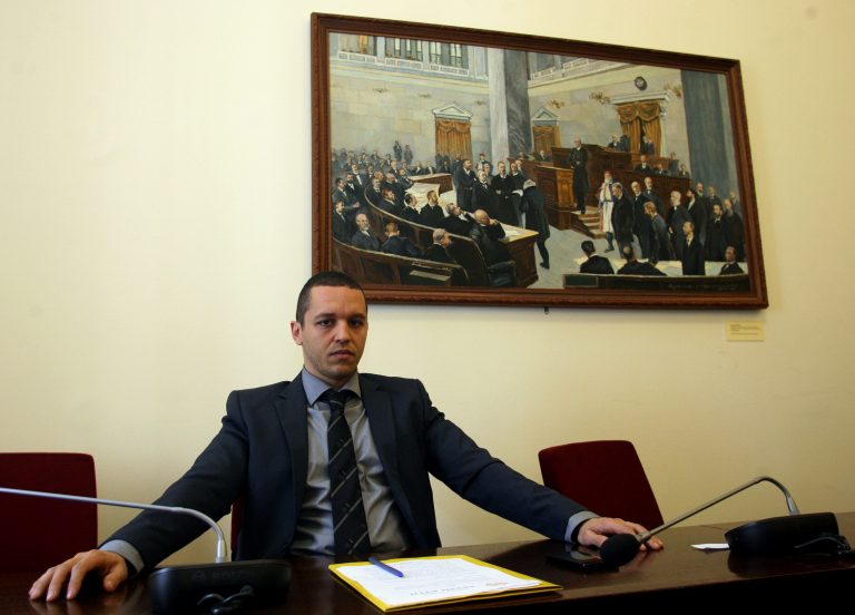 Κασιδιάρης: «Θα συνεχίσουμε και με μαθήματα Ιστορίας» | Newsit.gr Κασιδιάρης: «Θα συνεχίσουμε και με μαθήματα Ιστορίας» | Newsit.gr