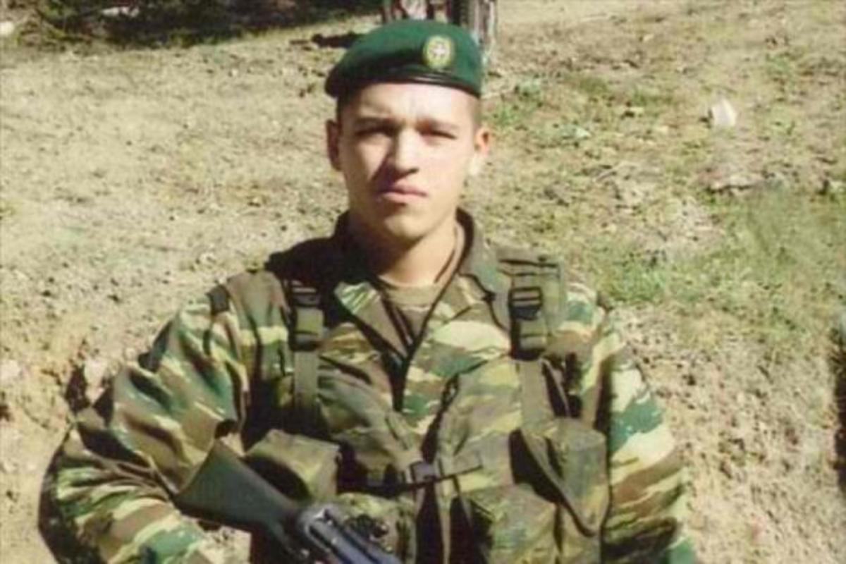 Ο Κασιδιάρης με πράσινο μπερέ και η δικάσιμος του αδελφού του ανθυπολοχαγού | Newsit.gr Ο Κασιδιάρης με πράσινο μπερέ και η δικάσιμος του αδελφού του ανθυπολοχαγού | Newsit.gr