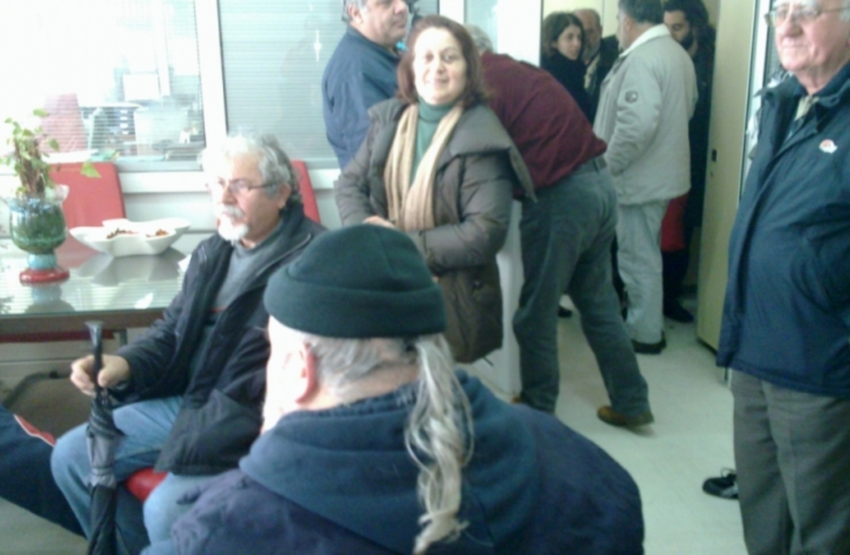 Πάτρα: Μετά από διαμαρτυρία στη ΔΕΗ… ήρθε η επανασύνδεση για άνεργο πατέρα | Newsit.gr Πάτρα: Μετά από διαμαρτυρία στη ΔΕΗ… ήρθε η επανασύνδεση για άνεργο πατέρα | Newsit.gr