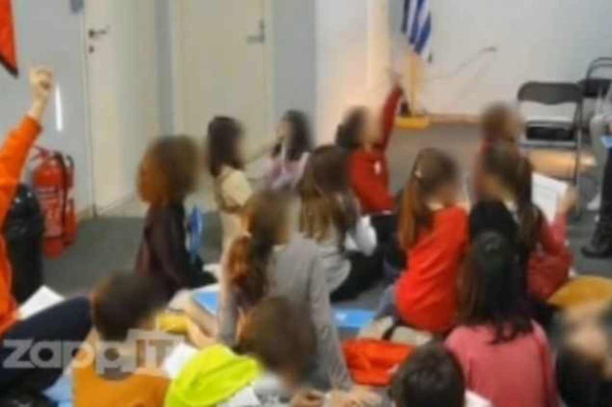 Τι διδάσκεται στο κατηχητικό της Χρυσής Αυγής; | Newsit.gr Τι διδάσκεται στο κατηχητικό της Χρυσής Αυγής; | Newsit.gr
