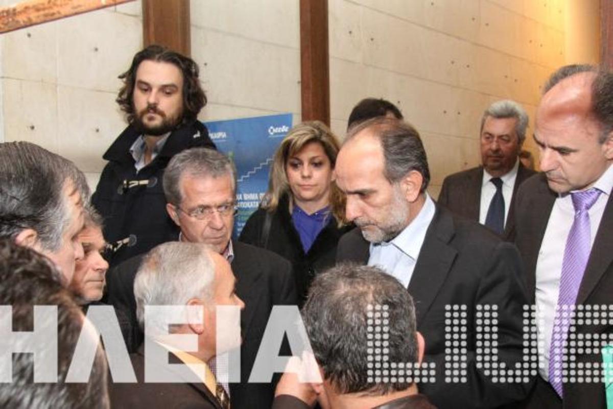 Ηλεία: Το εξοργισμένο πλήθος ζητούσε να δει τον περιφερειάρχη Δυτικής Ελλάδας – ΦΩΤΟ | Newsit.gr Ηλεία: Το εξοργισμένο πλήθος ζητούσε να δει τον περιφερειάρχη Δυτικής Ελλάδας – ΦΩΤΟ | Newsit.gr