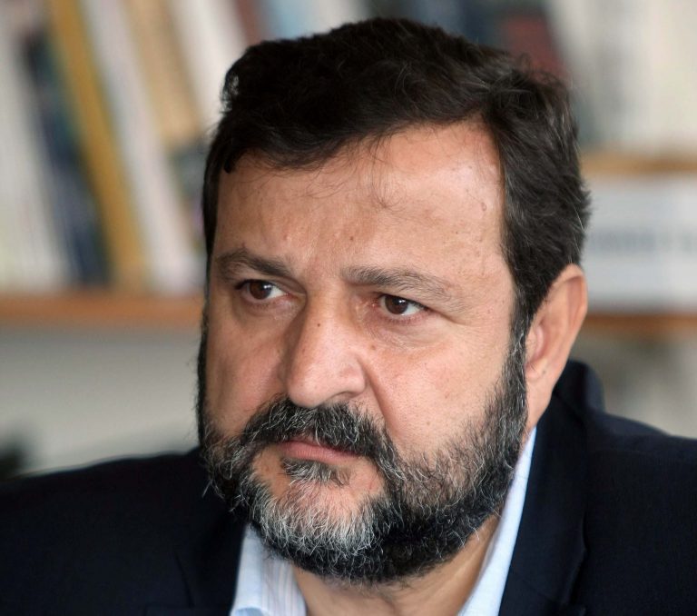 Ηράκλειο: Αποδοκίμασαν τον πρώην Υφυπουργό Β. Κεγκέρογλου | Newsit.gr Ηράκλειο: Αποδοκίμασαν τον πρώην Υφυπουργό Β. Κεγκέρογλου | Newsit.gr