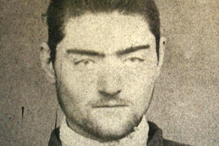 Τον έθαψαν 132 χρόνια μετά το θάνατό του! | Newsit.gr Τον έθαψαν 132 χρόνια μετά το θάνατό του! | Newsit.gr