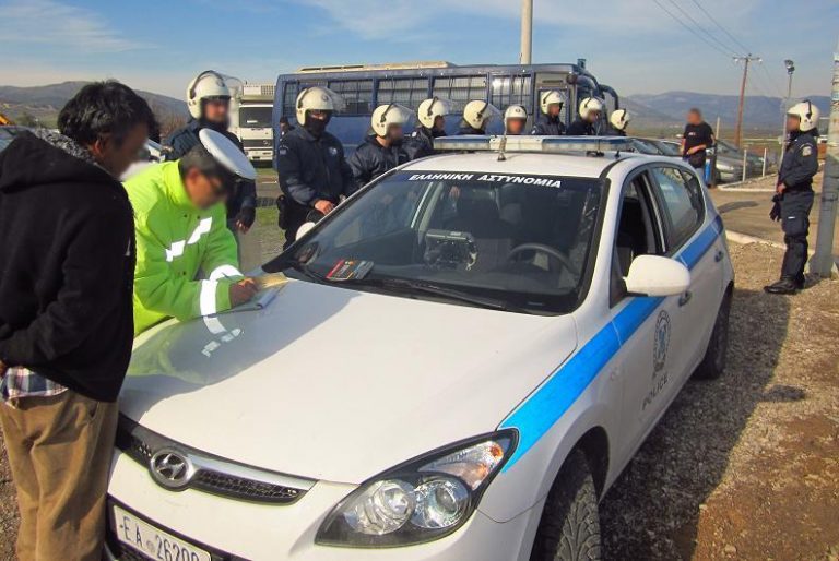 «Σαρώνουν» οι αστυνομικοί τους καταυλισμούς τσιγγάνων στη Στερεά Ελλάδα – ΦΩΤΟ & ΒΙΝΤΕΟ | Newsit.gr «Σαρώνουν» οι αστυνομικοί τους καταυλισμούς τσιγγάνων στη Στερεά Ελλάδα – ΦΩΤΟ & ΒΙΝΤΕΟ | Newsit.gr