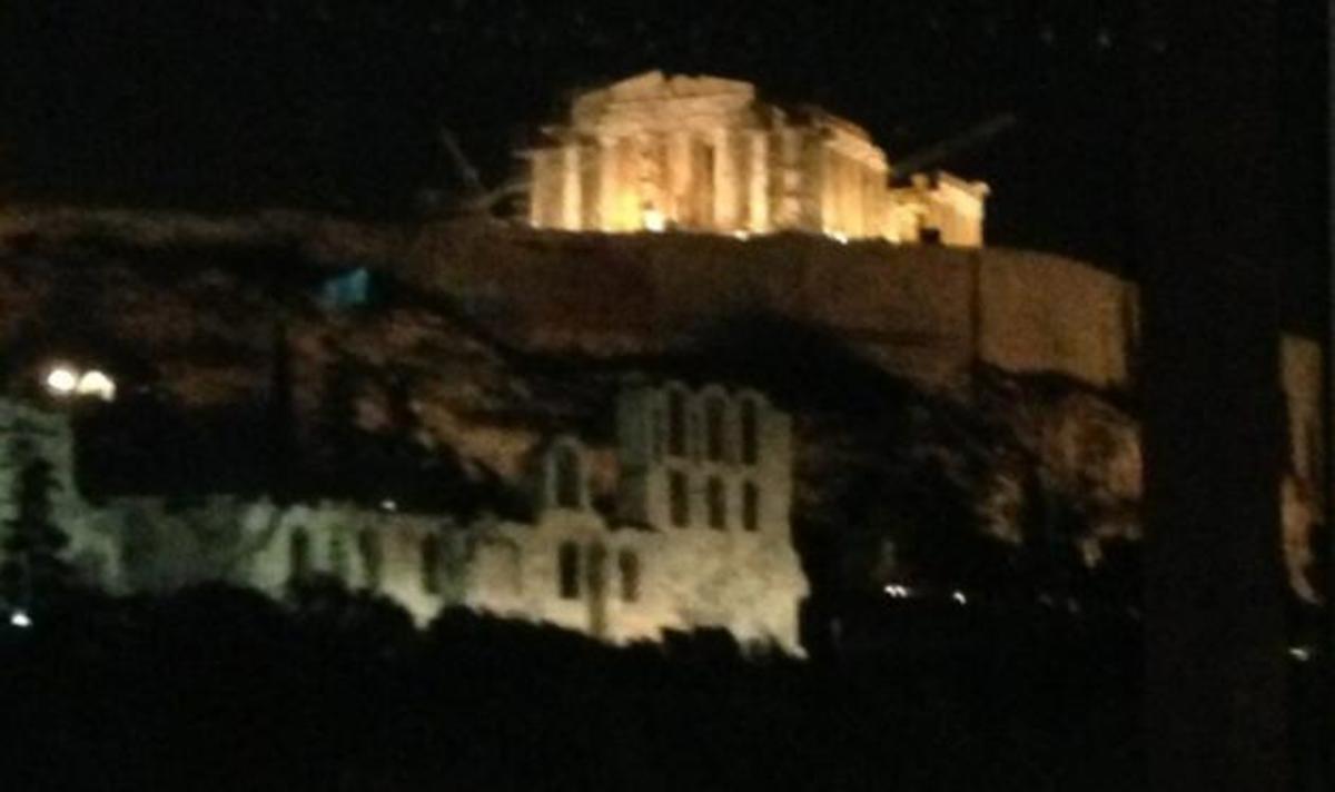 Ποια παρουσιάστρια απόλαυσε το κρασί της με φόντο την… Ακρόπολη; | Newsit.gr Ποια παρουσιάστρια απόλαυσε το κρασί της με φόντο την… Ακρόπολη; | Newsit.gr