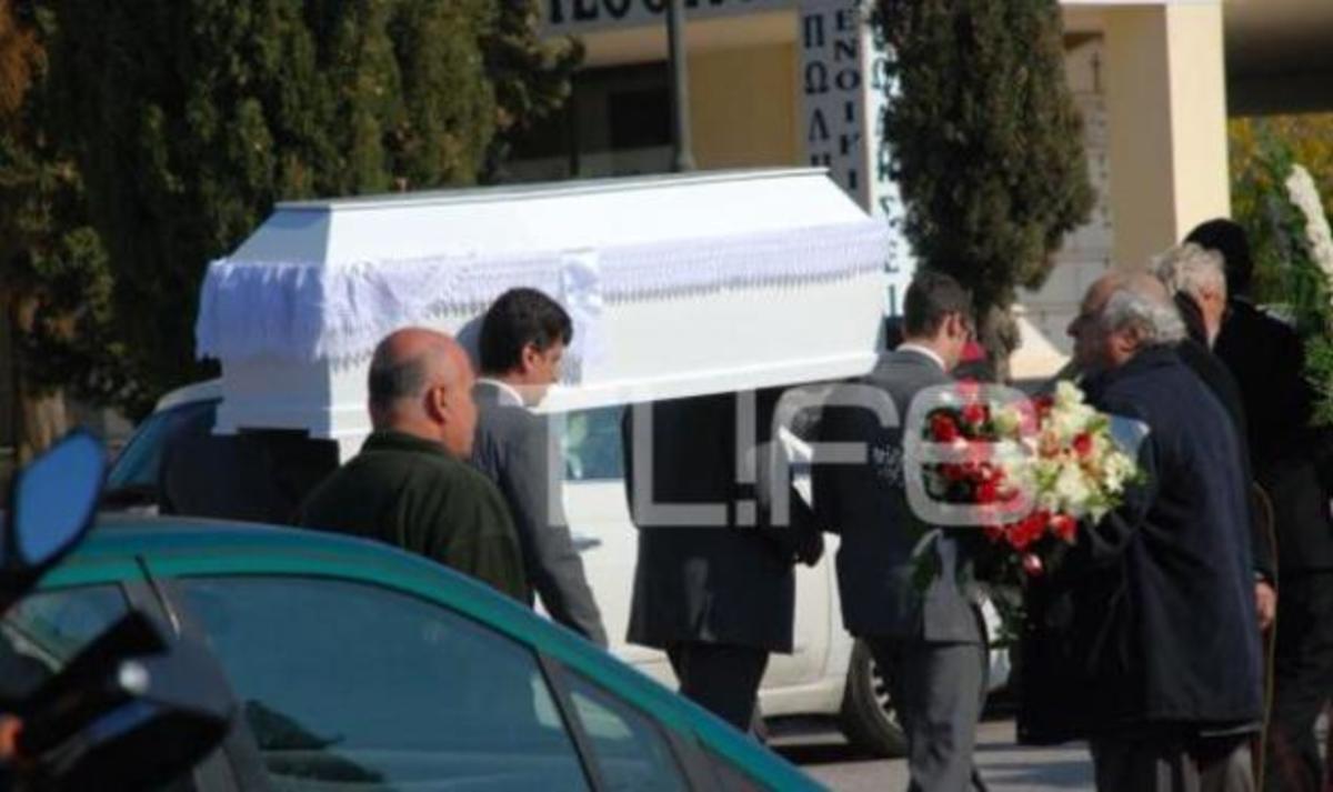 Κηδεύτηκε σήμερα ο αδικοχαμένος μπασίστας Π. Καπρίδη | Newsit.gr Κηδεύτηκε σήμερα ο αδικοχαμένος μπασίστας Π. Καπρίδη | Newsit.gr