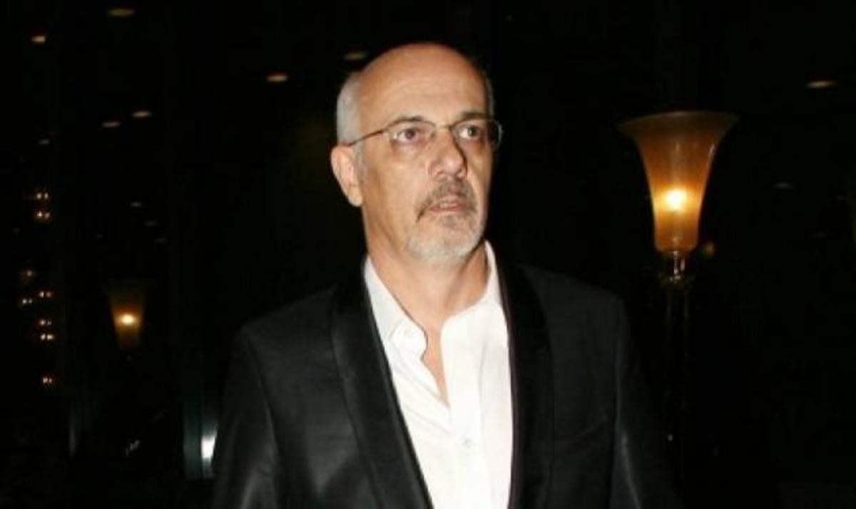 Γ. Κιμούλης: Άφαντος για τρεις μέρες από το θέατρο, μετά το ένταλμα σύλληψης | Newsit.gr Γ. Κιμούλης: Άφαντος για τρεις μέρες από το θέατρο, μετά το ένταλμα σύλληψης | Newsit.gr