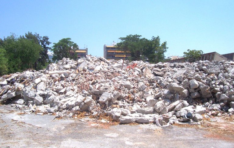 Eπιχείρηση σκούπα για τους αλλοδαπούς στο κτίριο της Κολούμπια | Newsit.gr Eπιχείρηση σκούπα για τους αλλοδαπούς στο κτίριο της Κολούμπια | Newsit.gr