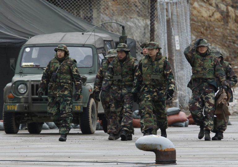 Μια επίσκεψη «ανάβει φωτιές» στις σχέσεις Ιαπωνίας-Ν. Κορέας | Newsit.gr Μια επίσκεψη «ανάβει φωτιές» στις σχέσεις Ιαπωνίας-Ν. Κορέας | Newsit.gr