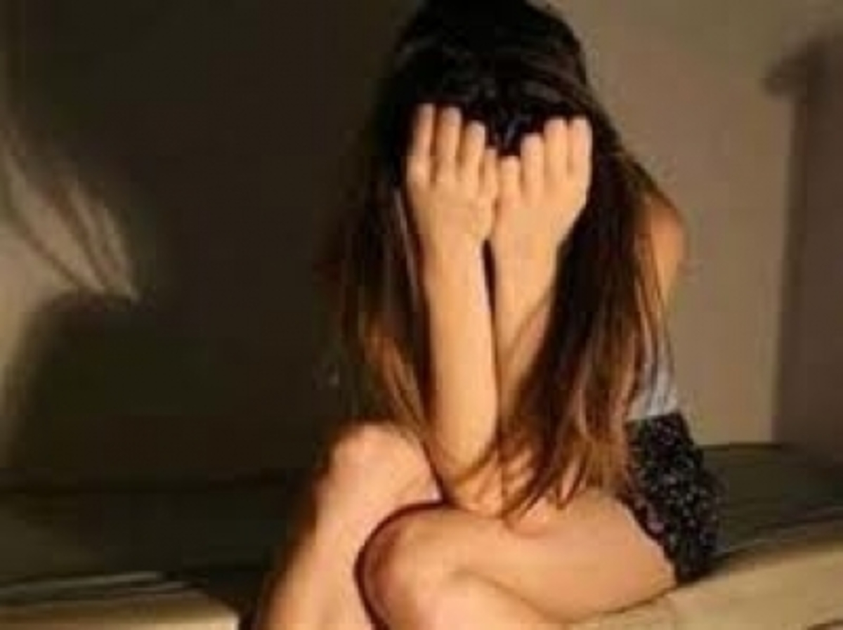 Φυλάκισε 9 χρόνια την κόρη του στο μπάνιο | Newsit.gr Φυλάκισε 9 χρόνια την κόρη του στο μπάνιο | Newsit.gr