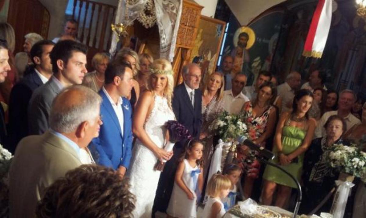 Ν. Κουτροκόη – Μ. Λουπασάκης: Παραμυθένιος γάμος στην Κρήτη! Δες φωτογραφίες | Newsit.gr Ν. Κουτροκόη – Μ. Λουπασάκης: Παραμυθένιος γάμος στην Κρήτη! Δες φωτογραφίες | Newsit.gr