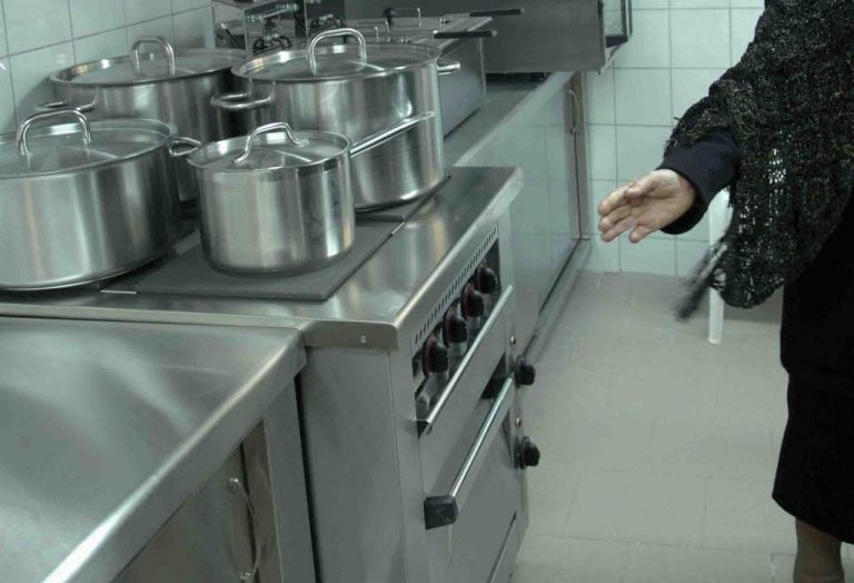 Ιωάννινα: Αντί για βοήθεια στο σπίτι… προσέφερε βοήθεια στους ληστές! | Newsit.gr Ιωάννινα: Αντί για βοήθεια στο σπίτι… προσέφερε βοήθεια στους ληστές! | Newsit.gr