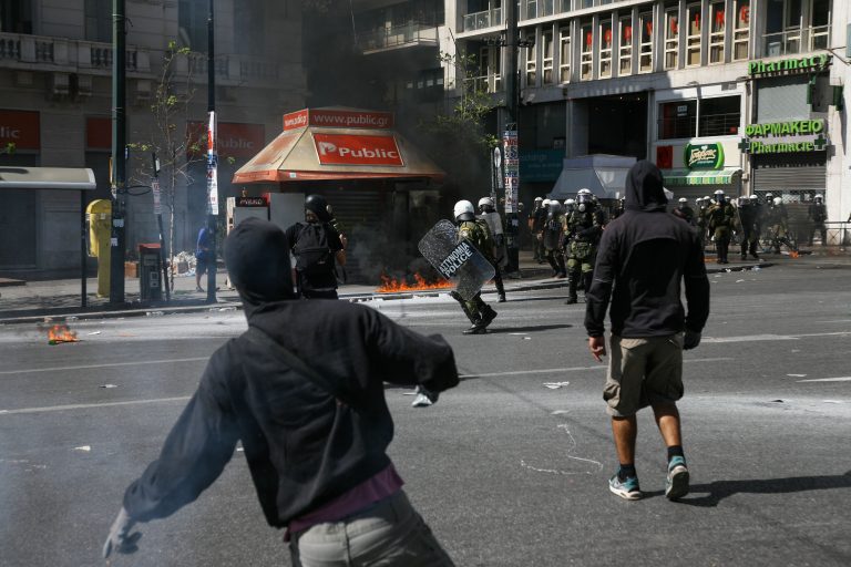 Πιο αυστηρό νομοθετικό πλαίσιο για τους κουκουλοφόρους ζήτησε ο Δένδιας | Newsit.gr Πιο αυστηρό νομοθετικό πλαίσιο για τους κουκουλοφόρους ζήτησε ο Δένδιας | Newsit.gr