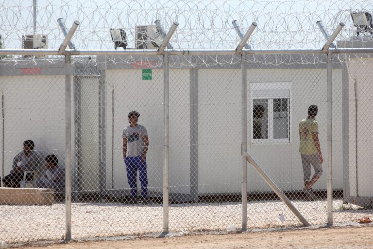 Αντιδράσεις στην Κοζάνη για το κέντρο υποδοχής μεταναστών | Newsit.gr Αντιδράσεις στην Κοζάνη για το κέντρο υποδοχής μεταναστών | Newsit.gr