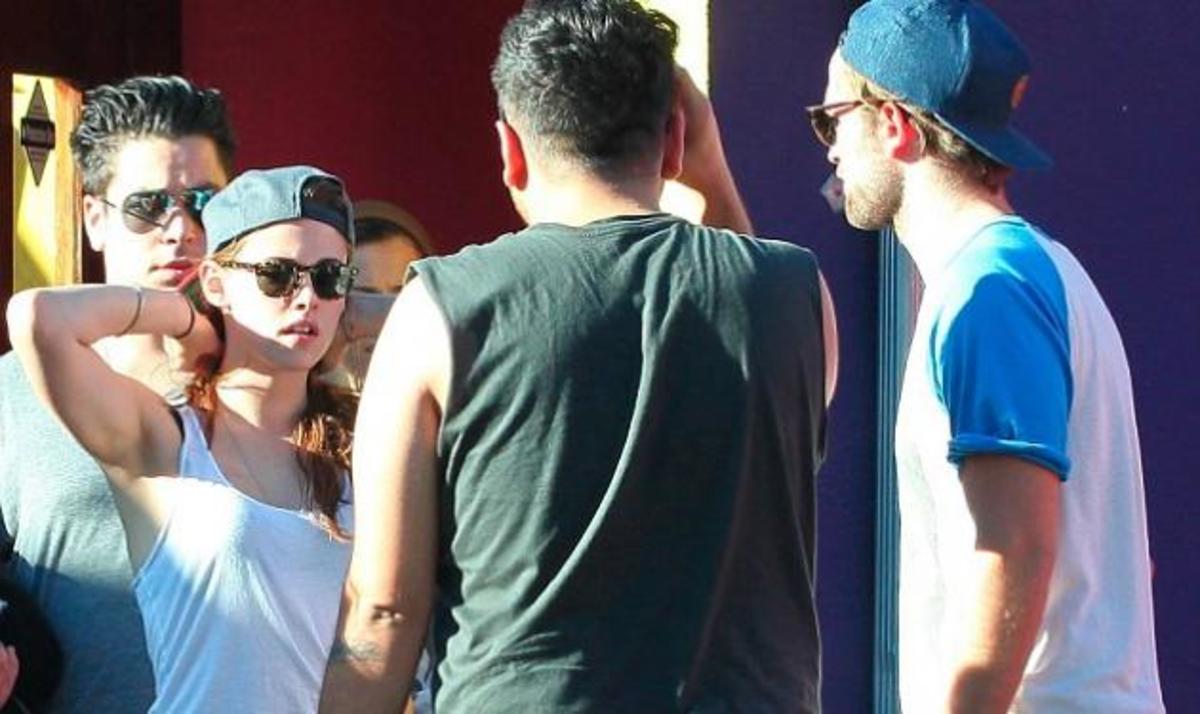 R. Pattinson – K. Stewart: Νέες φωτογραφίες από δημόσια κοινή τους εμφάνιση! | Newsit.gr R. Pattinson – K. Stewart: Νέες φωτογραφίες από δημόσια κοινή τους εμφάνιση! | Newsit.gr