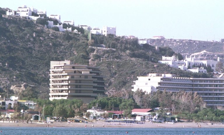 Ρόδος: 4 μήνες απλήρωτοι | Newsit.gr Ρόδος: 4 μήνες απλήρωτοι | Newsit.gr