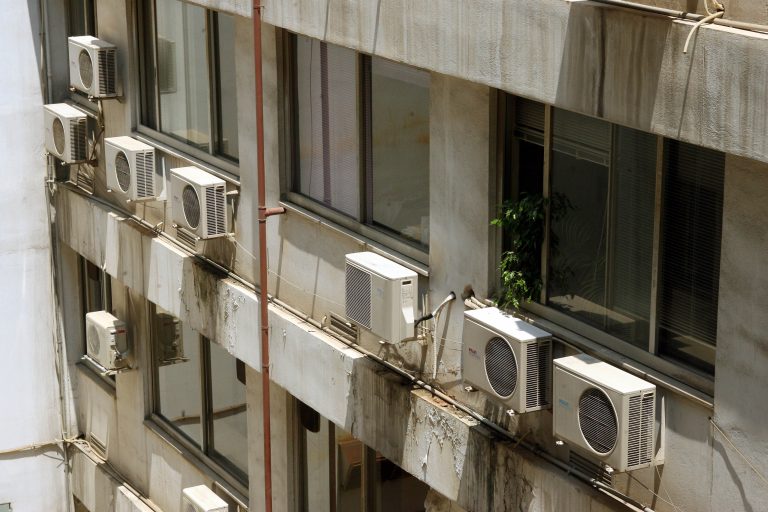 Κλείνουν φώτα και κλιματιστικά στα δημόσια κτίρια | Newsit.gr Κλείνουν φώτα και κλιματιστικά στα δημόσια κτίρια | Newsit.gr