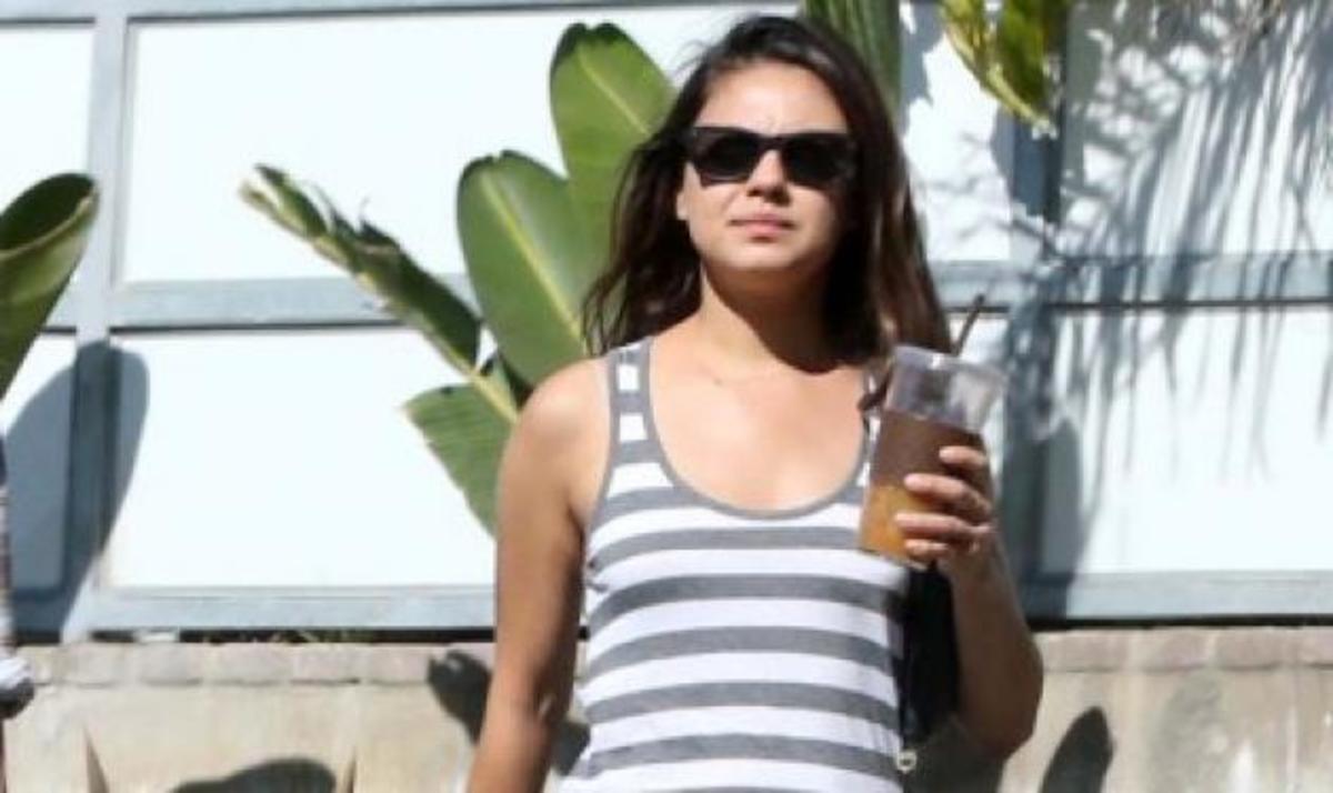Mila Kunis: Είναι έγκυος από τον A. Kutcher; | Newsit.gr Mila Kunis: Είναι έγκυος από τον A. Kutcher; | Newsit.gr