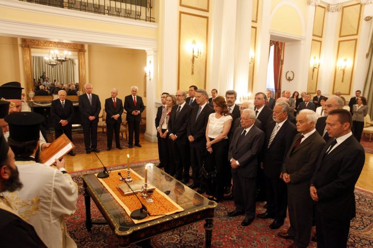 Όλα τα πρόσωπα της υπηρεσιακής κυβέρνησης – Ποιοι είναι οι 16 υπουργοί που θα οδηγήσουν τη χώρα στις εκλογές της 17ης Ιουνίου | Newsit.gr Όλα τα πρόσωπα της υπηρεσιακής κυβέρνησης – Ποιοι είναι οι 16 υπουργοί που θα οδηγήσουν τη χώρα στις εκλογές της 17ης Ιουνίου | Newsit.gr