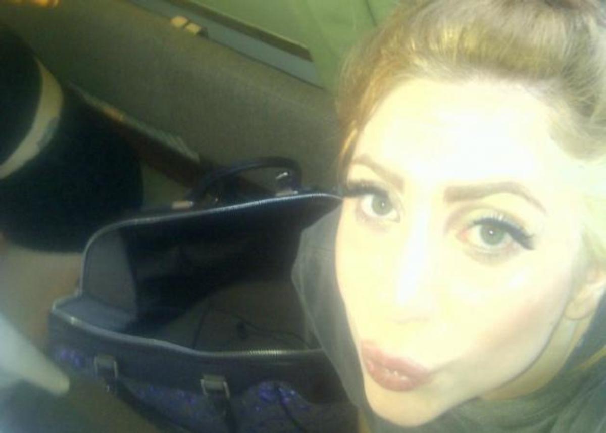 H Lady Gaga έβαψε τα μαλλιά της… καστανό Louis Vuitton! | Newsit.gr H Lady Gaga έβαψε τα μαλλιά της… καστανό Louis Vuitton! | Newsit.gr