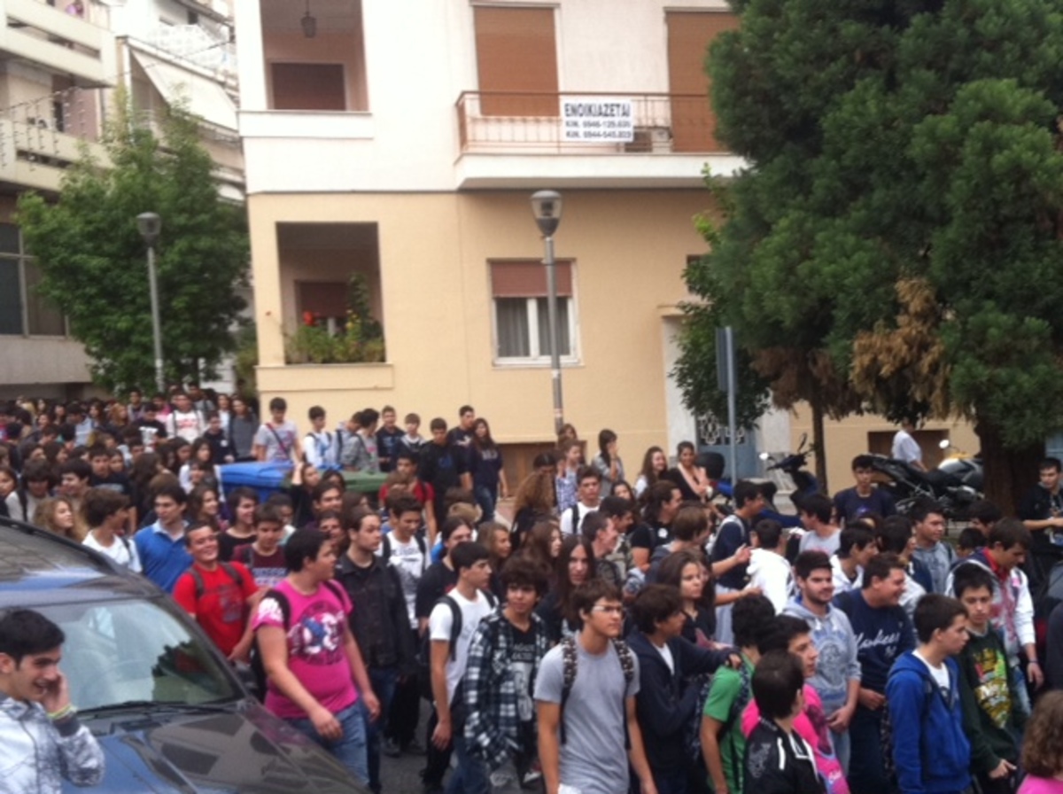 Στους δρόμους οι μαθητές της Λαμίας – ΦΩΤΟ | Newsit.gr Στους δρόμους οι μαθητές της Λαμίας – ΦΩΤΟ | Newsit.gr