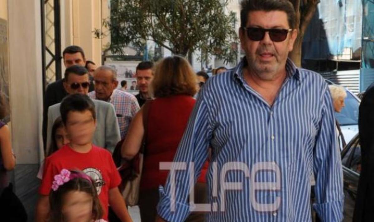 Γ. Λάτσιος: Σε παιδική παράσταση με τα παιδιά του! Φωτογραφίες | Newsit.gr Γ. Λάτσιος: Σε παιδική παράσταση με τα παιδιά του! Φωτογραφίες | Newsit.gr