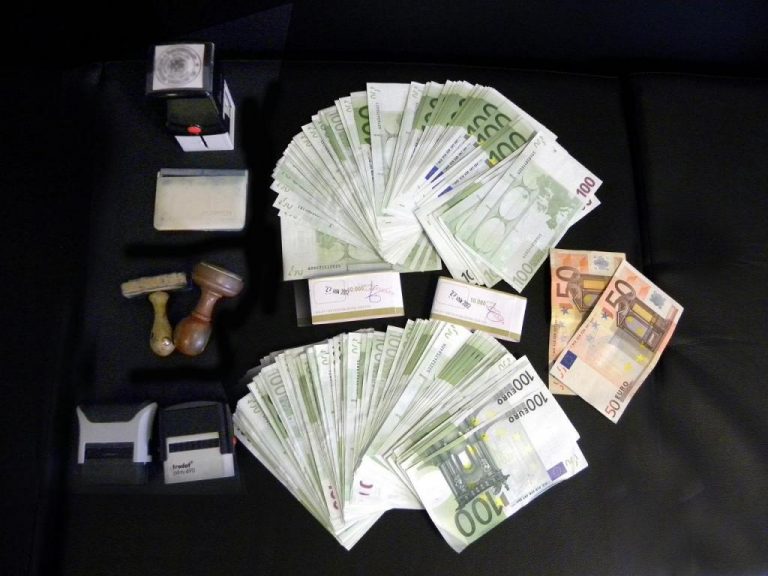 Φάρσαλα: 690 χιλιάδες υπεξαίρεσαν οι δύο παπάδες μέσα σε ένα εξάμηνο! | Newsit.gr Φάρσαλα: 690 χιλιάδες υπεξαίρεσαν οι δύο παπάδες μέσα σε ένα εξάμηνο! | Newsit.gr