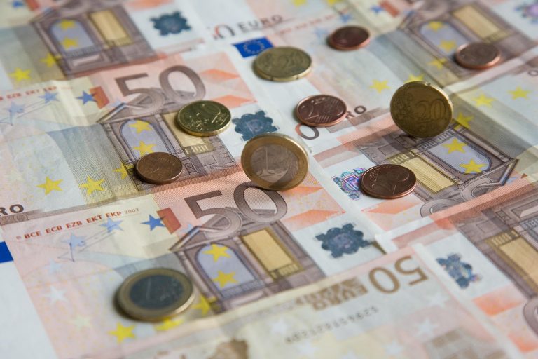 Φορο-σκούπα ακόμη και στα πολύ χαμηλά εισοδήματα – Πώς νέοι, άνεργοι και αγρότες θα «πιαστούν στα δίχτυα» της εφορίας | Newsit.gr Φορο-σκούπα ακόμη και στα πολύ χαμηλά εισοδήματα – Πώς νέοι, άνεργοι και αγρότες θα «πιαστούν στα δίχτυα» της εφορίας | Newsit.gr