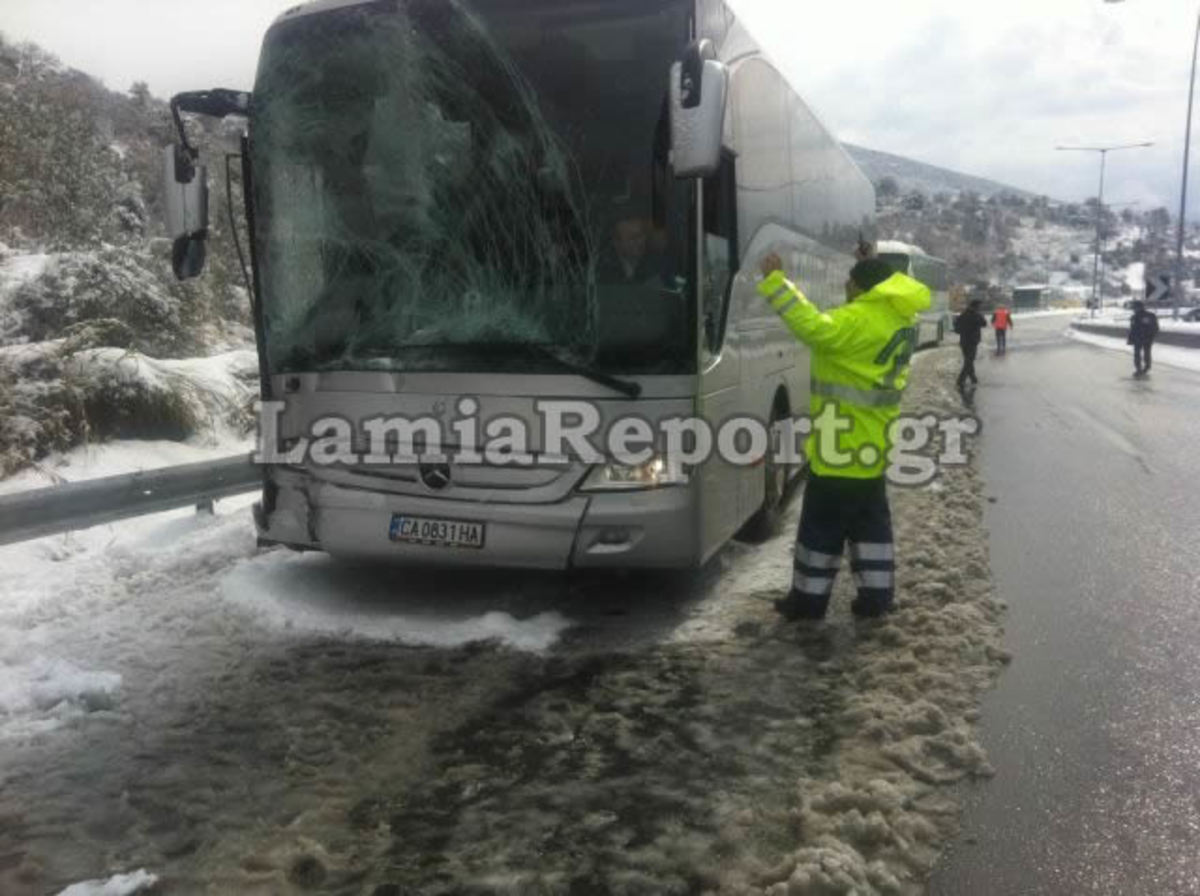 Σύγκρουση λεωφορείων στους Άγιους Θεόδωρους – ΦΩΤΟ και ΒΙΝΤΕΟ | Newsit.gr Σύγκρουση λεωφορείων στους Άγιους Θεόδωρους – ΦΩΤΟ και ΒΙΝΤΕΟ | Newsit.gr