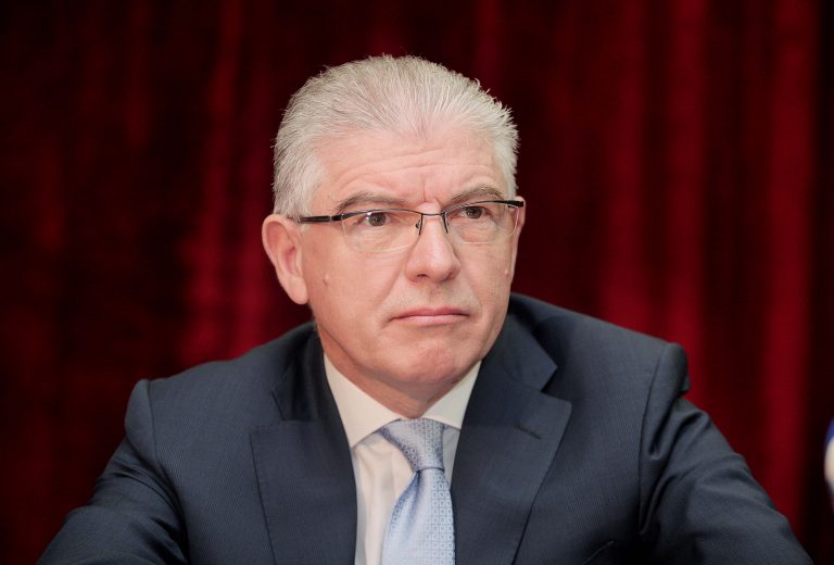 Η τρόικα βγάζει δόντια! Όλα τα σκληρά μέτρα που θα ζητήσει από Λυκουρέντζο σήμερα | Newsit.gr Η τρόικα βγάζει δόντια! Όλα τα σκληρά μέτρα που θα ζητήσει από Λυκουρέντζο σήμερα | Newsit.gr