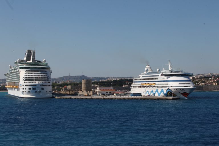 Νέες κινητοποιήσεις ετοιμάζουν οι εργαζόμενοι στα λιμάνια | Newsit.gr Νέες κινητοποιήσεις ετοιμάζουν οι εργαζόμενοι στα λιμάνια | Newsit.gr