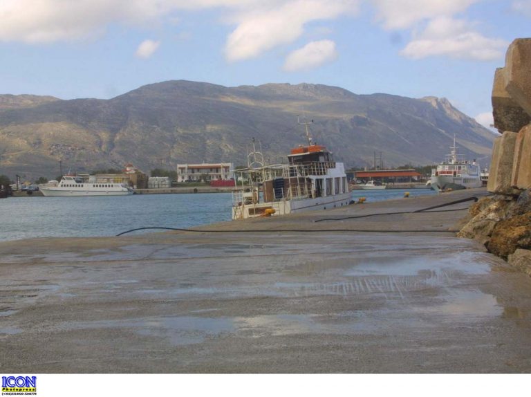 Χανιά: Αποπειράθηκε να αυτοκτονήσει πέφτοντας από το λιμάνι | Newsit.gr Χανιά: Αποπειράθηκε να αυτοκτονήσει πέφτοντας από το λιμάνι | Newsit.gr