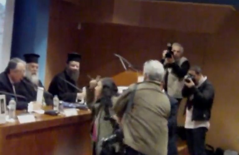 Η επίθεση της Ελένης Λουκά στον Γιώργο Μπαμπινιώτη! | Newsit.gr Η επίθεση της Ελένης Λουκά στον Γιώργο Μπαμπινιώτη! | Newsit.gr