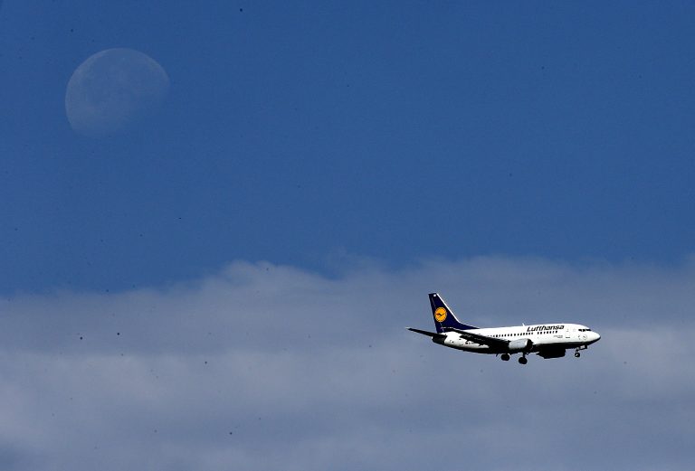 Το ιπτάμενο προσωπικό της Lufthansa κήρυξε 24ωρη απεργία για την Παρασκευή | Newsit.gr Το ιπτάμενο προσωπικό της Lufthansa κήρυξε 24ωρη απεργία για την Παρασκευή | Newsit.gr
