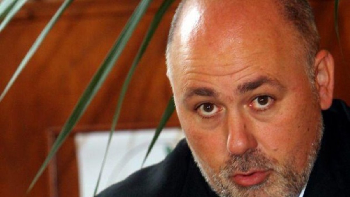 Θα συλληφθεί ο γερουσιαστής που υπεξαίρεσε 25 εκατ. ευρώ και αγόραζε βίλες! | Newsit.gr Θα συλληφθεί ο γερουσιαστής που υπεξαίρεσε 25 εκατ. ευρώ και αγόραζε βίλες! | Newsit.gr