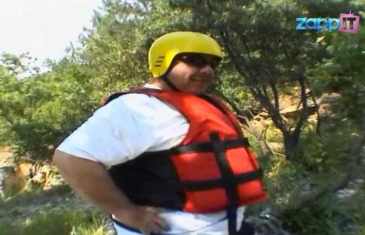 Δείτε τον Ηλία Μαμαλάκη να κάνει ράφτινγκ και να τραγουδάει χιπ-χοπ! | Newsit.gr Δείτε τον Ηλία Μαμαλάκη να κάνει ράφτινγκ και να τραγουδάει χιπ-χοπ! | Newsit.gr