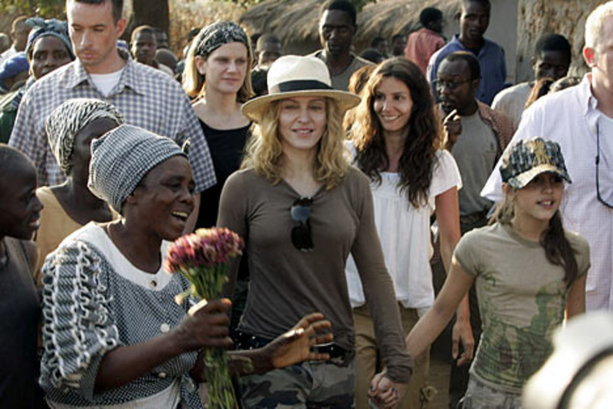 Η Madonna ζητάει χρήματα για το Malawi | Newsit.gr Η Madonna ζητάει χρήματα για το Malawi | Newsit.gr
