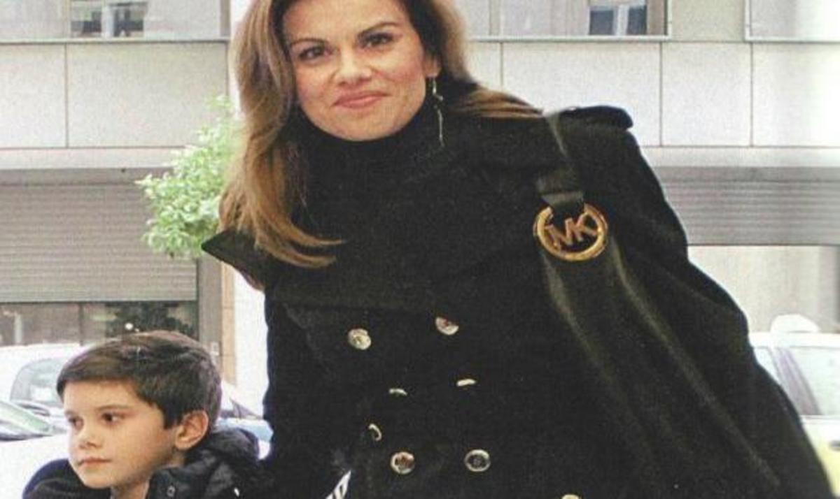 Ευγ. Μανωλίδου: Με το γιο της στο θέατρο! Δες φωτογραφίες! | Newsit.gr Ευγ. Μανωλίδου: Με το γιο της στο θέατρο! Δες φωτογραφίες! | Newsit.gr