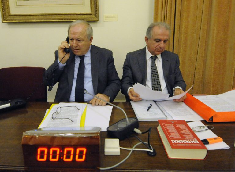 Μαρκογιαννάκης για Ζωή: «Μυρμηγκιάζει το κεφάλι μου κάθε φορά που μιλάει» | Newsit.gr Μαρκογιαννάκης για Ζωή: «Μυρμηγκιάζει το κεφάλι μου κάθε φορά που μιλάει» | Newsit.gr